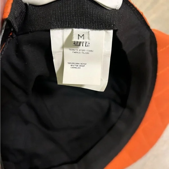 Moschino Orange Quilted Cap Moschino Orange Quilted Cap main image 4